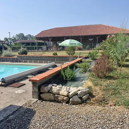 Avec Piscine Saramon